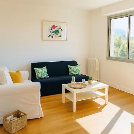 Duplex Lumineux 4 Et 2 Sdb Proche Gare דירה